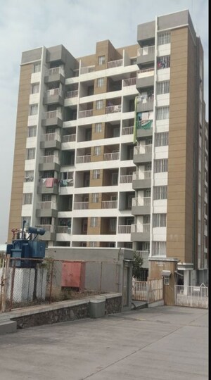  Apartment For Sale in Bakori