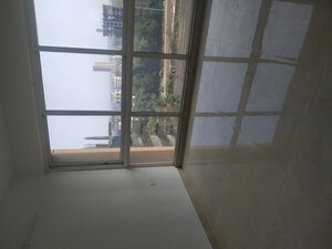 Room in 3 BHK Apartment at L And T Rejuve 360, Mulund West – for Rent
