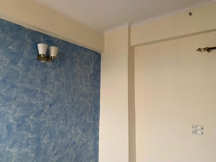 Room, supertech-crown-town 2.5 Bedroom 950 Sq.Ft. Apartment In Sector 74 Noida 10666885