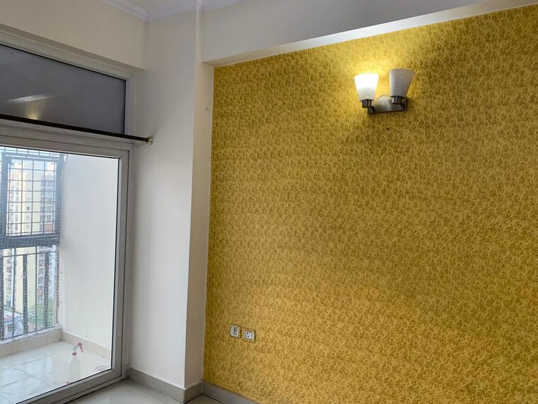 Room, supertech-crown-town 2.5 Bedroom 950 Sq.Ft. Apartment In Sector 74 Noida 10666885