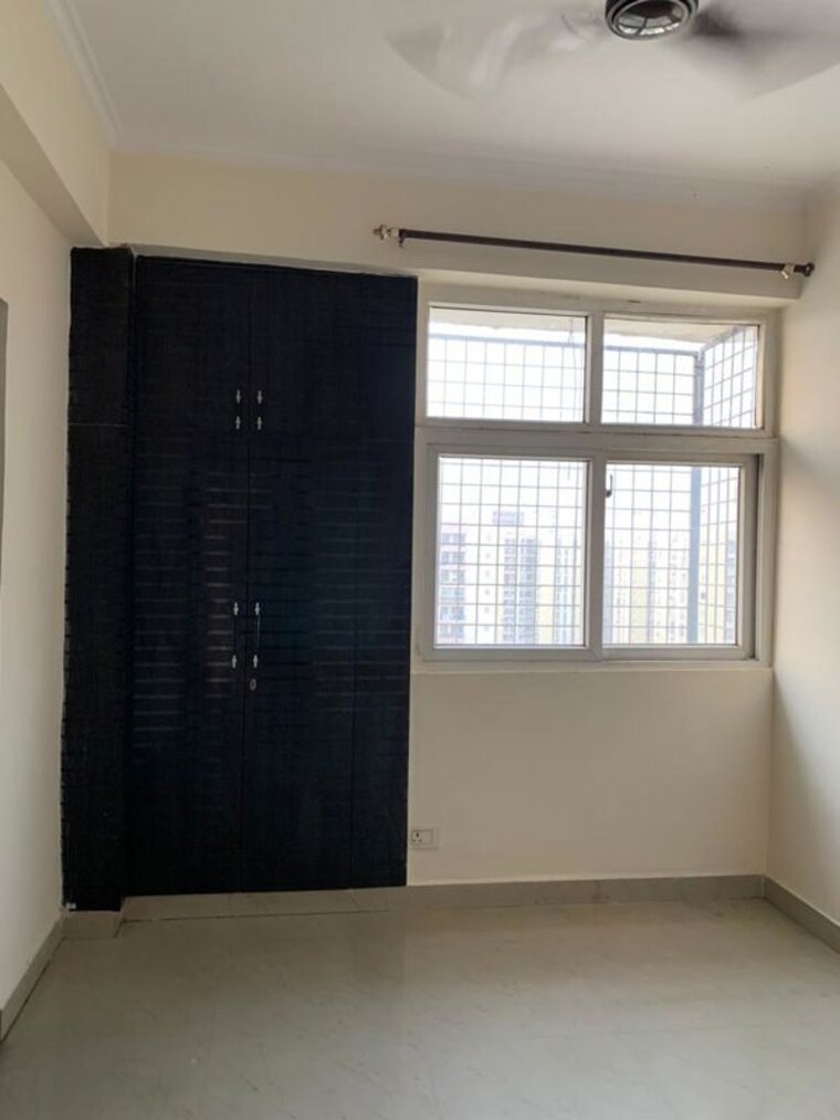 Room, supertech-crown-town 2.5 Bedroom 950 Sq.Ft. Apartment In Sector 74 Noida 10666885
