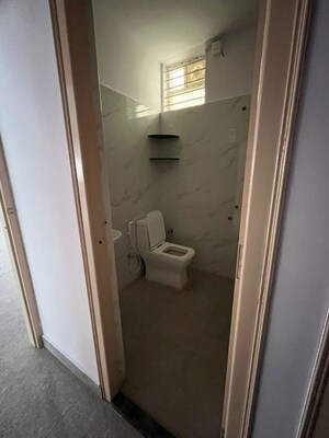 Bathroom in  Shop at Seegehalli – for Rent