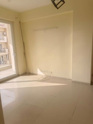 Room in 3 BHK Apartment at ROF Aalayas, Sector 102 – for Rent