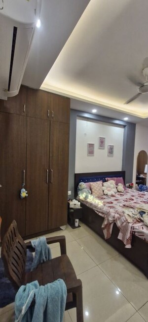 Room in  Builder Floor at Sushant Lok I – for Sale