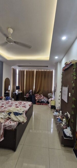 Room in  Builder Floor at Sushant Lok I – for Sale
