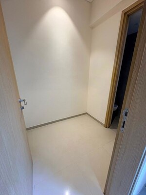 Room in 3 BHK Apartment at Sheth Avante, Kanjurmarg West – for Rent