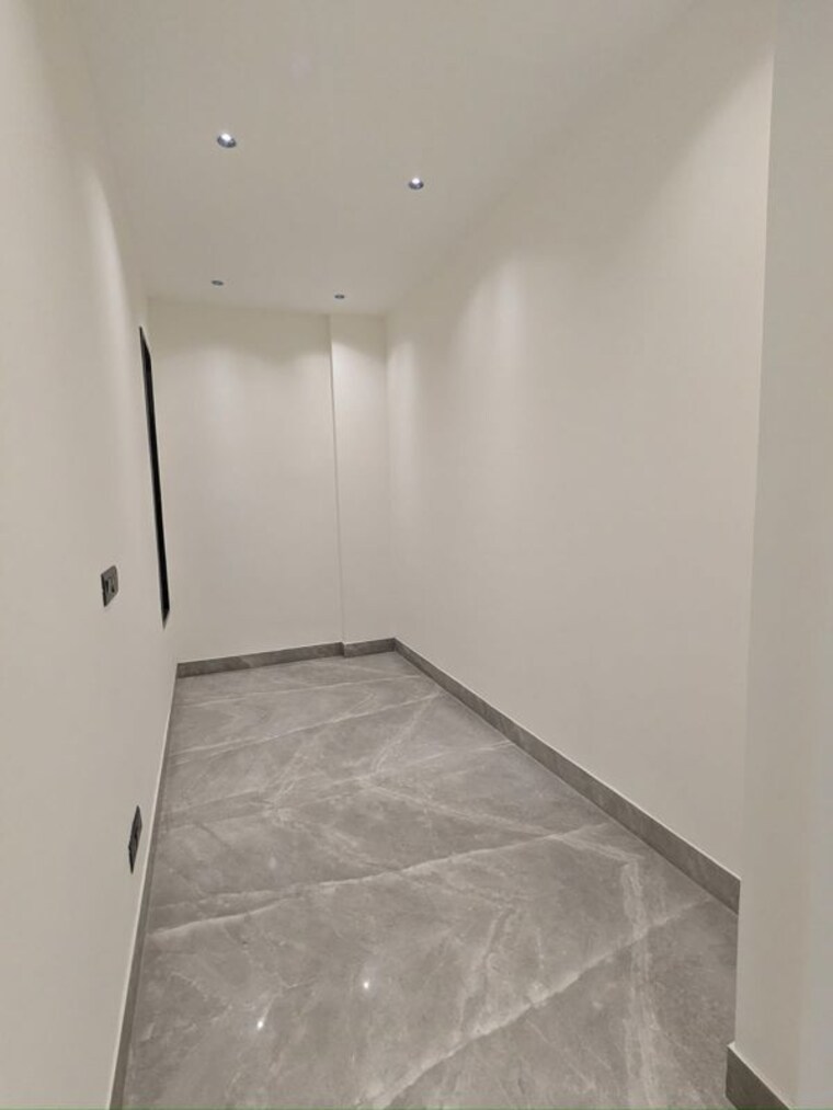 Room, greater kailash i 4 Bedroom 3600 Sq.Ft. Apartment In Greater Kailash I Delhi 10667052