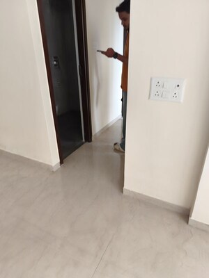 Room in 3 BHK Apartment at Hubtown Monte Metro, Peddar Road – for Rent