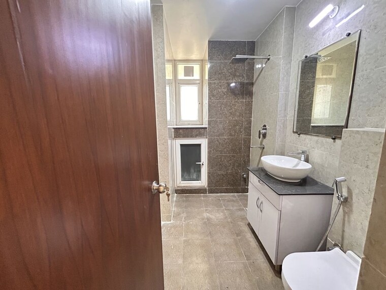 Bathroom, sector 18a dwarka 3 Bedroom 2100 Sq.Ft. Apartment In Sector 18a Dwarka Delhi 10666960