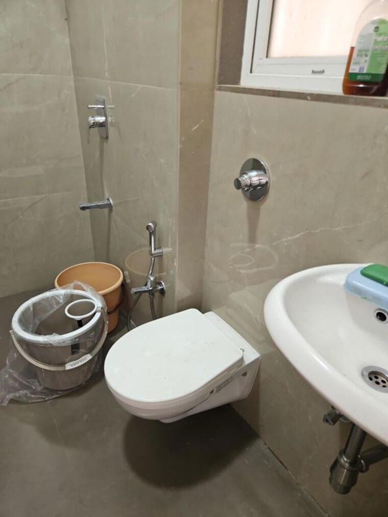 Bathroom, worli 2 Bedroom 550 Sq.Ft. Apartment In Worli Mumbai 10667171