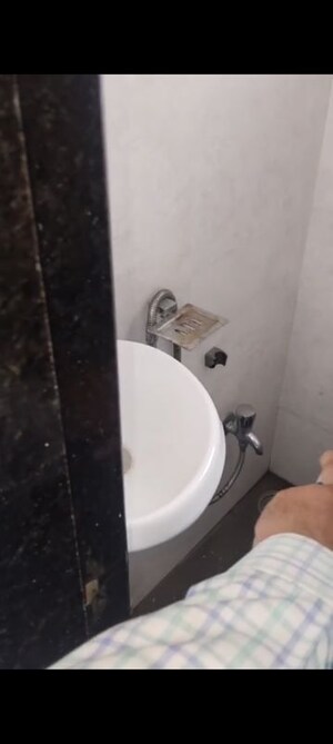 Bathroom in 1 BHK Apartment at Santacruz West – for Rent