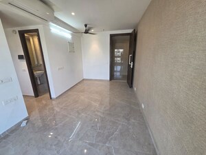 2 BHK Apartment For Rent in Lodha Vista, Lower Parel