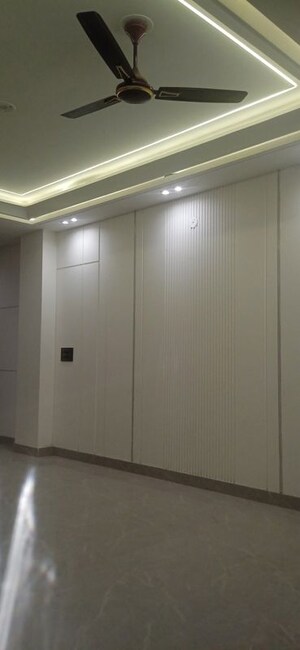 Room in 3 BHK Builder Floor at Mahavir Enclave 1 – for Sale