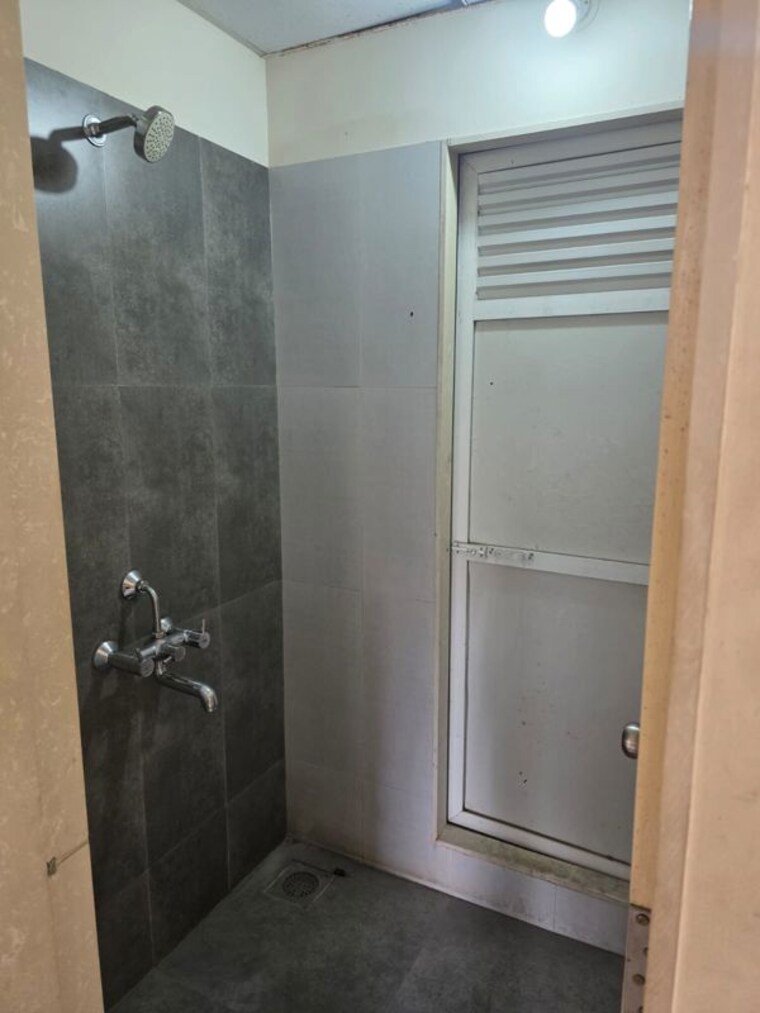Bathroom, vijay-orovia 1.5 Bedroom 549 Sq.Ft. Apartment In Ghodbunder Road Thane 10667263