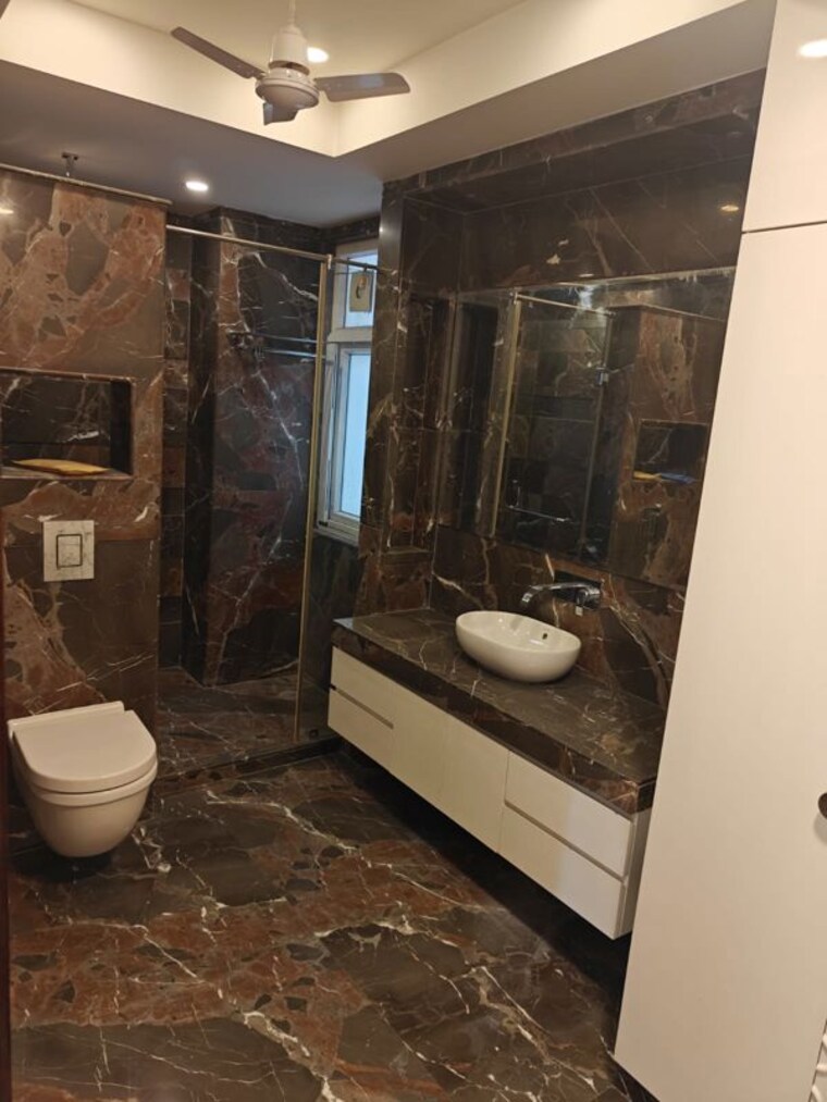Bathroom, defence colony 4 Bedroom 2100 Sq.Ft. Builder Floor In Defence Colony Delhi 10667286