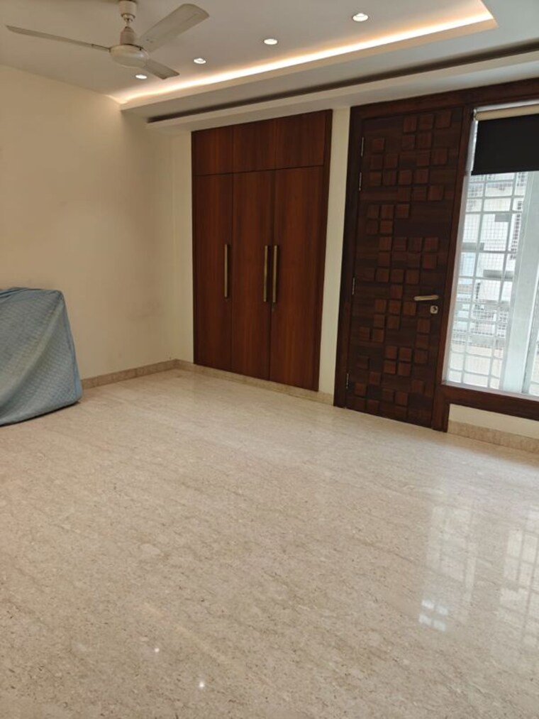 Room, defence colony 4 Bedroom 2100 Sq.Ft. Builder Floor In Defence Colony Delhi 10667286