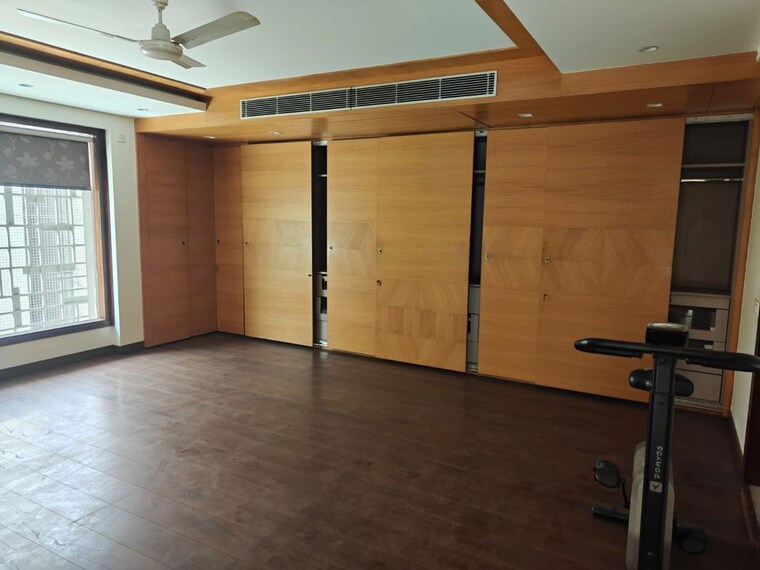 Room, defence colony 4 Bedroom 2100 Sq.Ft. Builder Floor In Defence Colony Delhi 10667286