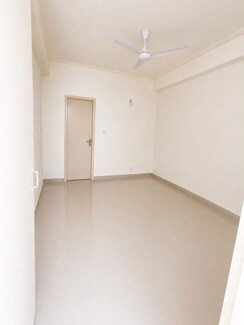 3.5 BHK +Apartment For Sale in VVIP Addresses