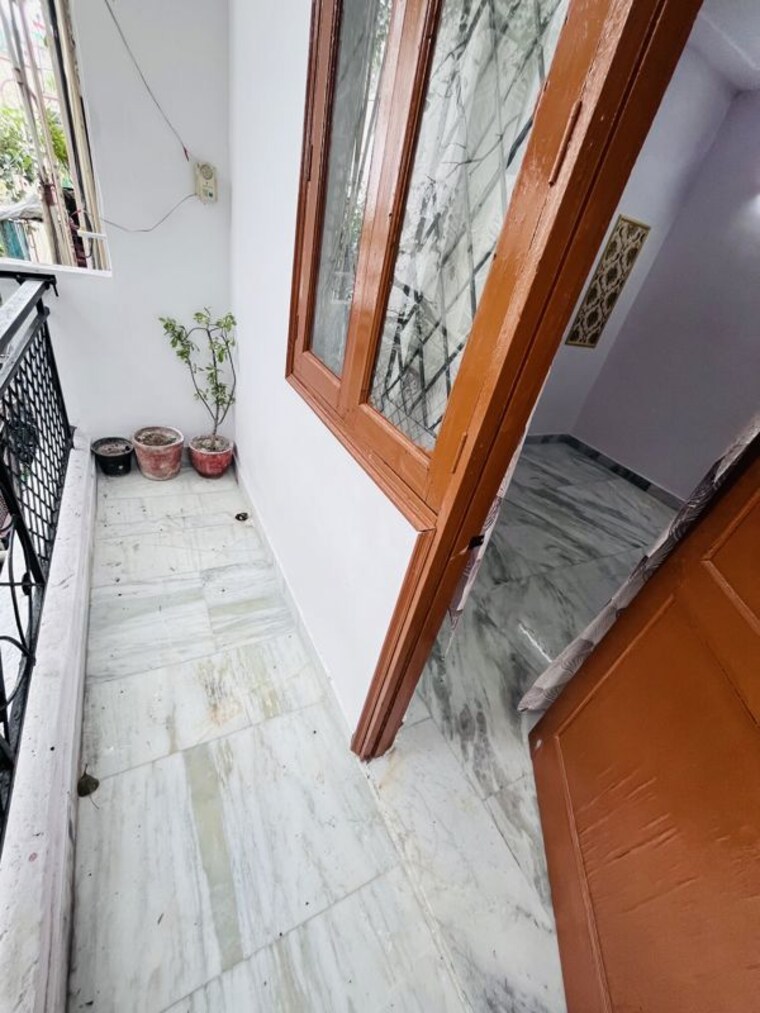 Balcony, panchsheel vihar 2 Bedroom 70 Sq.Yd. Builder Floor In Panchsheel Vihar Delhi 10667307
