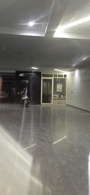 Parking in 2 BHK Builder Floor at Igi Airport Area – for Sale