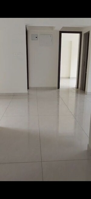 Room in 3 BHK Apartment at Arkade Eden, Malad East – for Rent