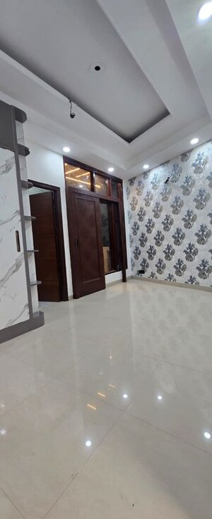 Room in 3 BHK Builder Floor at Guru Nanak Enclave, Dhakoli – for Sale
