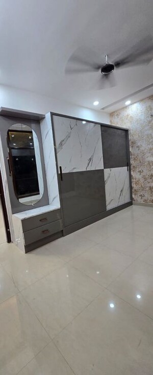 Furnished Amenities in 3 BHK Builder Floor at Guru Nanak Enclave, Dhakoli – for Sale