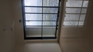 Room in 2 BHK Apartment at Dosti Eastern Bay, Wadala – for Rent