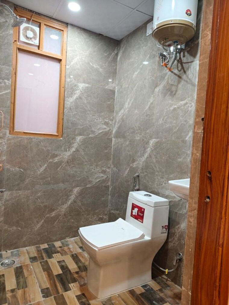 Bathroom, sector 40 1 RK 180 Sq.Ft. Builder Floor In Sector 40 Gurgaon 10667423
