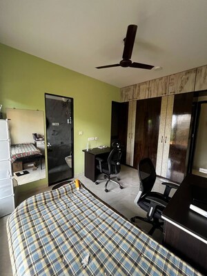 Bedroom in 2 BHK Apartment at Lucent Fressia Ranibello, Malad East – for Rent