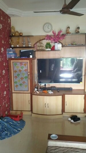 Furnished Amenities in 1.5 BHK Apartment at Shyam Gokul Garden, Kandivali East – for Rent