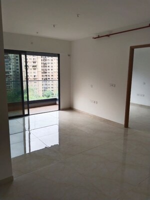 Room in 3 BHK Apartment at Godrej Urban Park, Chandivali – for Rent