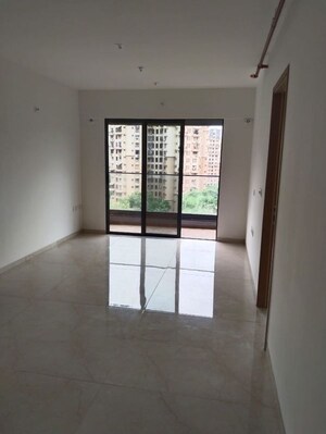 Room in 3 BHK Apartment at Godrej Urban Park, Chandivali – for Rent