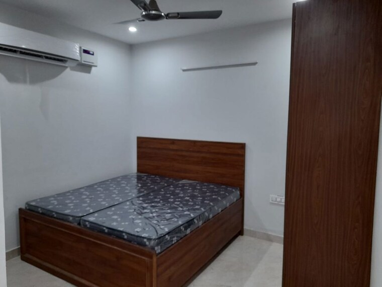 Bedroom, sector 55 1 Bedroom 550 Sq.Ft. Builder Floor In Sector 55 Gurgaon 10667466