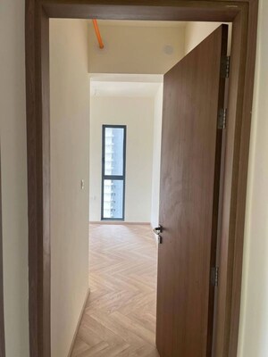 Room in 3 BHK Apartment at Raymond The Address, Pokhran Road No Two – for Rent