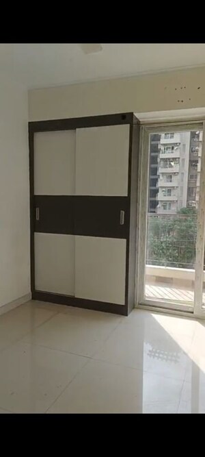 Room in 3 BHK Apartment at Vasu Fortune Residency Phase II, Raj Nagar Extension – for Rent