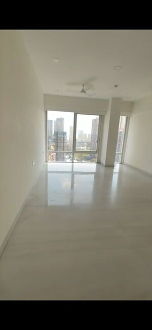 Room in 2 BHK Apartment at Indiabulls Blu, Worli – for Rent