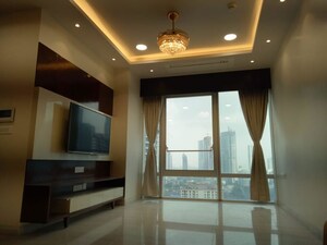 Furnished Amenities in 4 BHK Apartment at Indiabulls Blu, Worli – for Rent