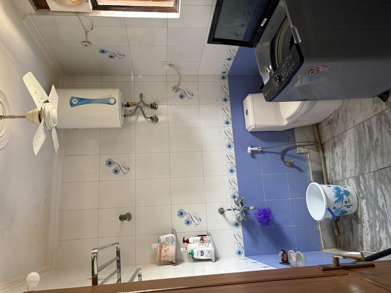 Bathroom, new manglapuri 2 Bedroom 750 Sq.Ft. Apartment In New Manglapuri Delhi 10667520