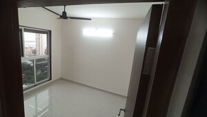 Room in 3 BHK Apartment at Marathon Monte South, Byculla West – for Rent