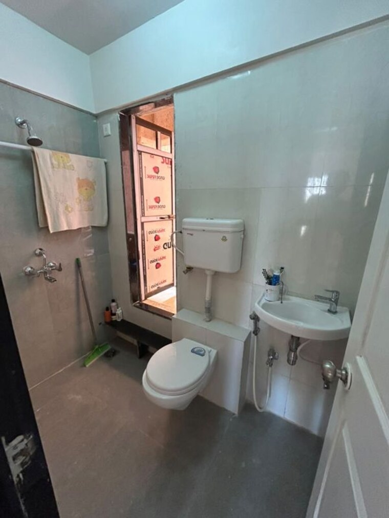 Bathroom, amar-devendra-chs 2 Bedroom 729 Sq.Ft. Apartment In Borivali West Mumbai 10667554