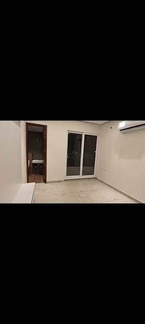Room in 3 BHK Apartment at Malwa Escon Primera, International Airport Road – for Rent