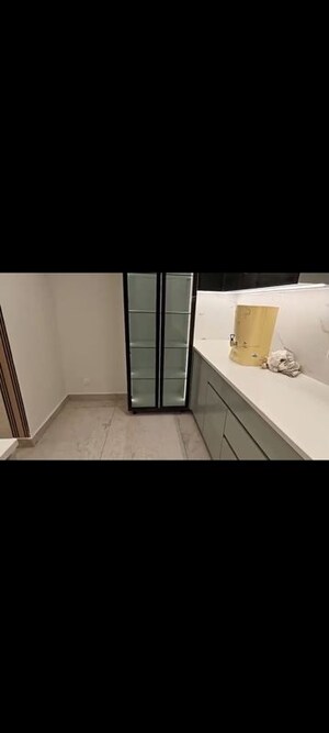 Room in 3 BHK Apartment at Malwa Escon Primera, International Airport Road – for Rent
