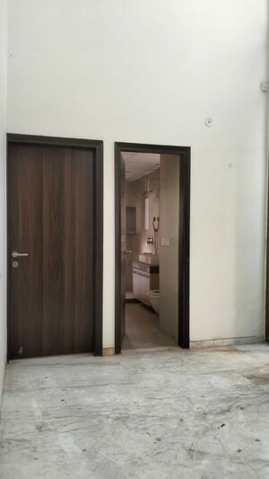 Room in 4 BHK Apartment at Tata Primanti-Tower Residences, Sector 72 – for Rent