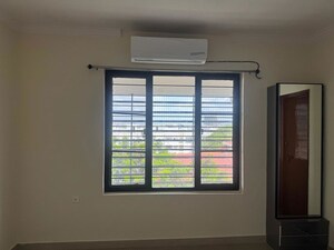 Room in 3.5 BHK Apartment at Kompally – for Rent