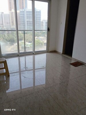 Room in 2 BHK Apartment at JP Decks, Goregaon East – for Sale