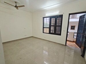 Room in 3 BHK Builder Floor at Huda Staff Colony, Sector 46 – for Rent