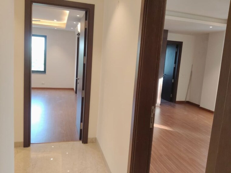 Room, builder-floor 4 Bedroom 2800 Sq.Ft. Builder Floor In Sector 28 Gurgaon 10667678