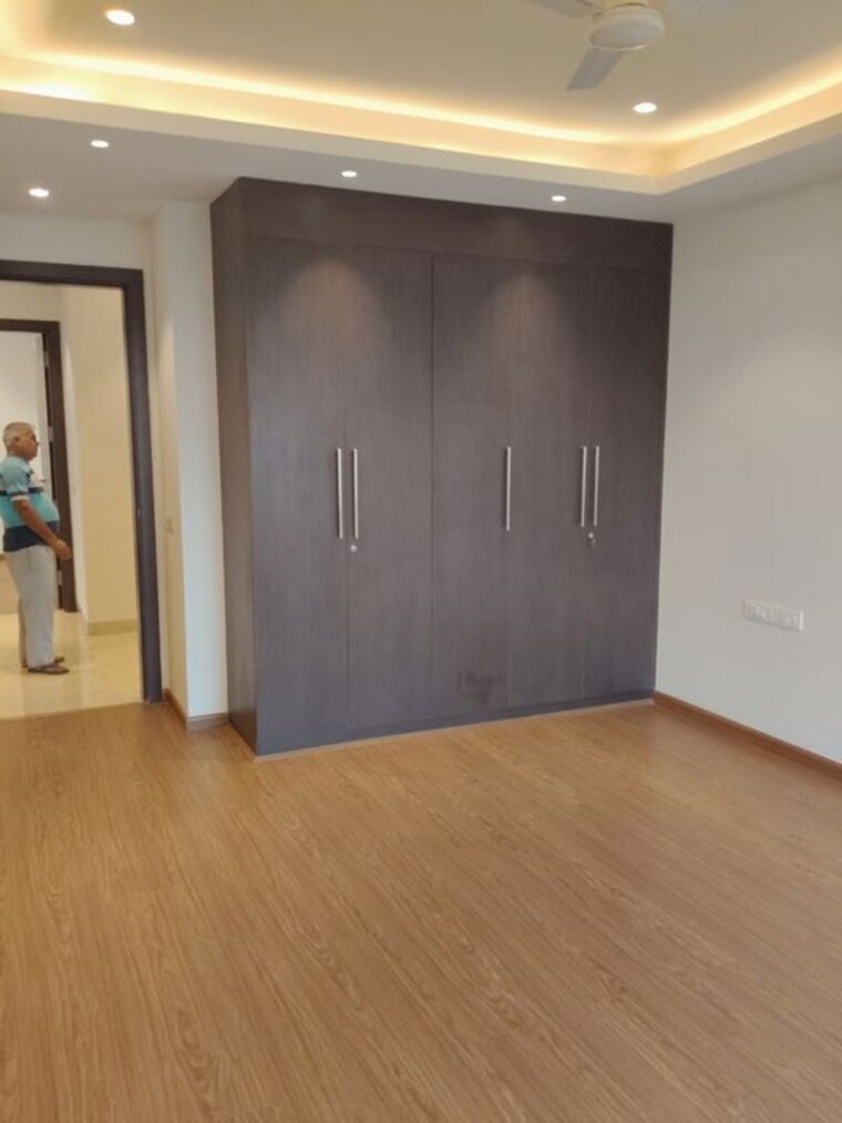 Room, builder-floor 4 Bedroom 2800 Sq.Ft. Builder Floor In Sector 28 Gurgaon 10667678