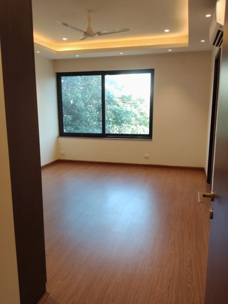 Room, builder-floor 4 Bedroom 2800 Sq.Ft. Builder Floor In Sector 28 Gurgaon 10667678